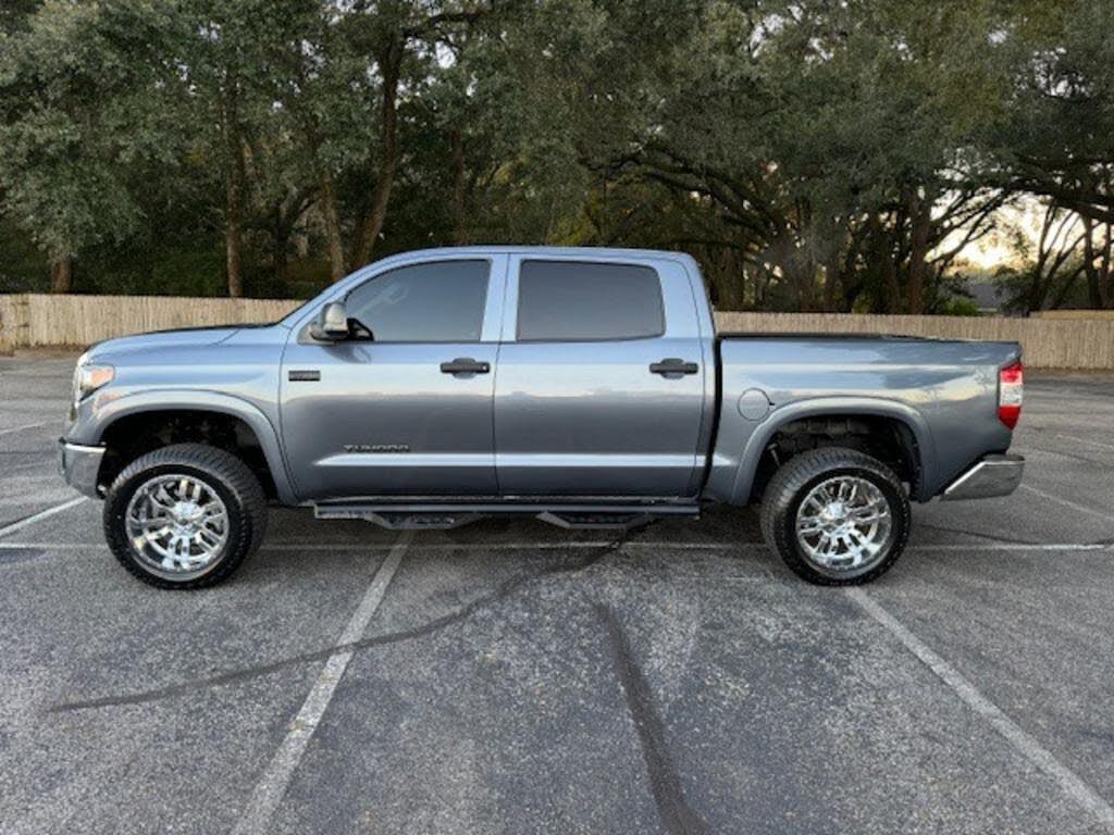 2018 Toyota Tundra SR5 CrewMax 5.7L FFV 4WD