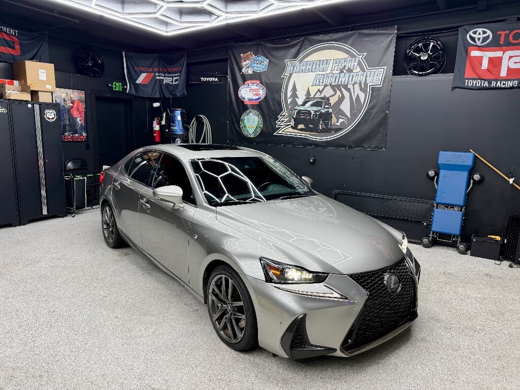 2019 Lexus IS 300 RWD