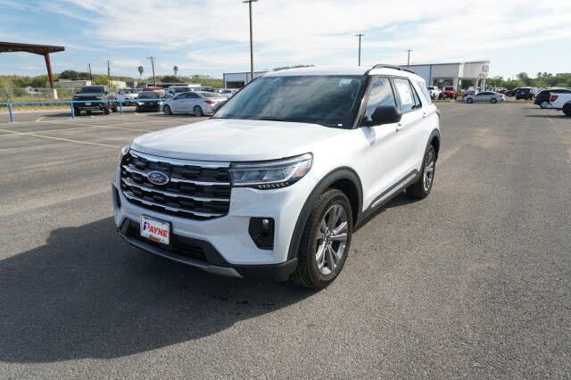 2025 Ford Explorer Active AWD