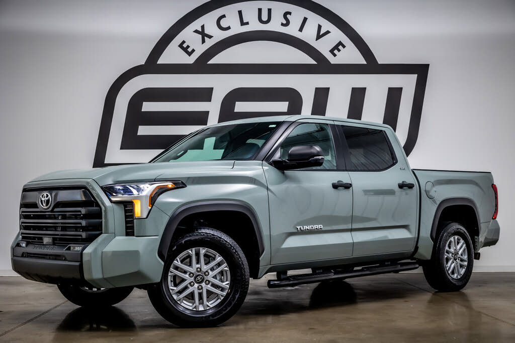 2025 Toyota Tundra SR5 CrewMax Cab 4WD