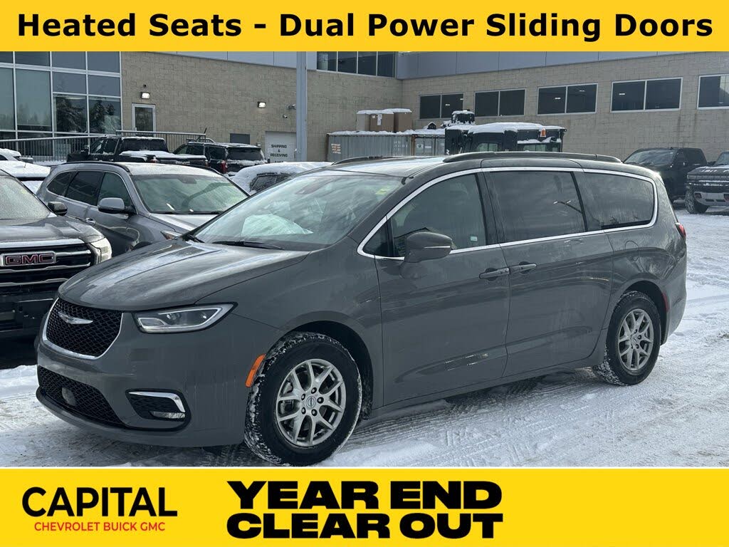 2022 Chrysler Pacifica Touring FWD