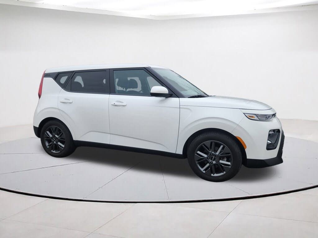 2022 Kia Soul EX FWD