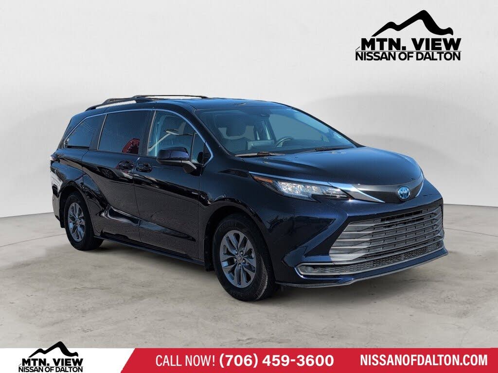 2022 Toyota Sienna LE 8-Passenger AWD