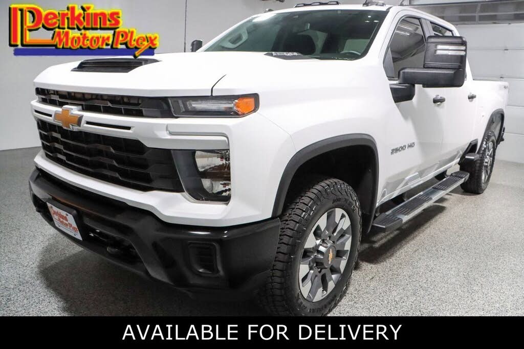 2024 Chevrolet Silverado 2500HD Custom Crew Cab 4WD