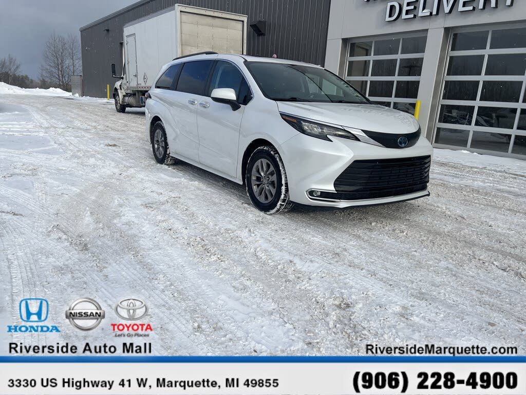 2024 Toyota Sienna XLE 7-Passenger FWD