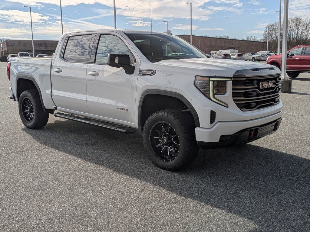 2022 GMC Sierra 1500 AT4 Crew Cab 4WD