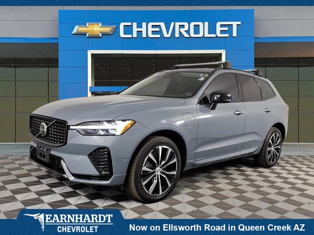 2023 Volvo XC60 Recharge T8 Plus Dark Theme eAWD