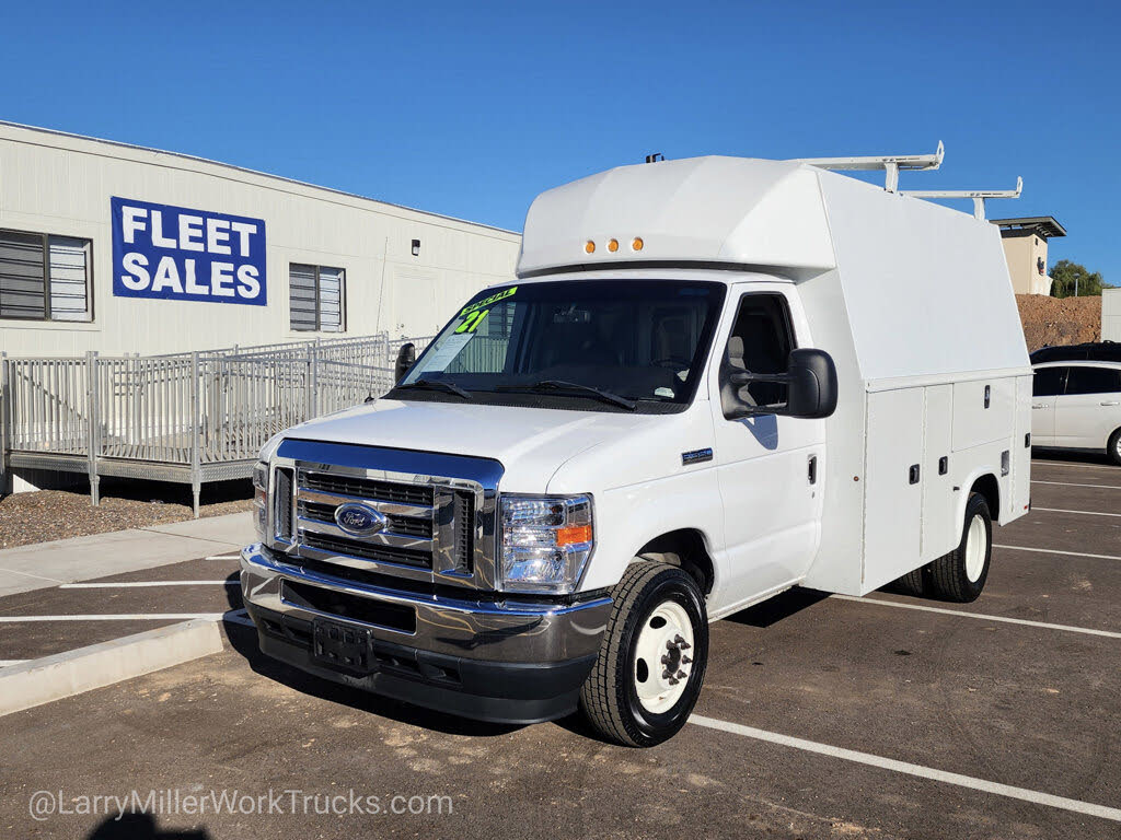 2021 Ford E-Series Chassis E-350 SD Cutaway SB RWD