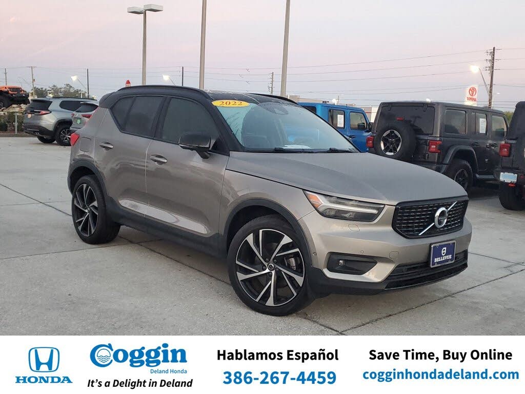 2022 Volvo XC40 T5 R-Design AWD