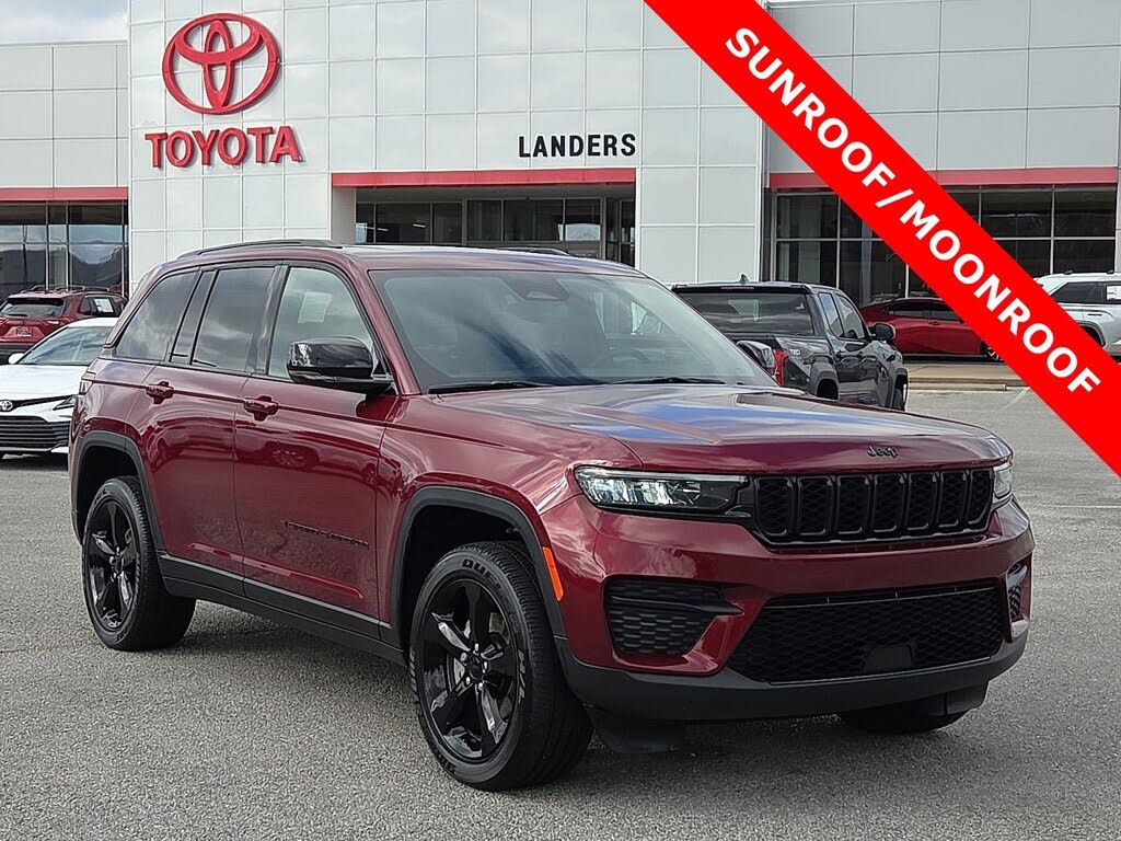 2023 Jeep Grand Cherokee Altitude 4WD