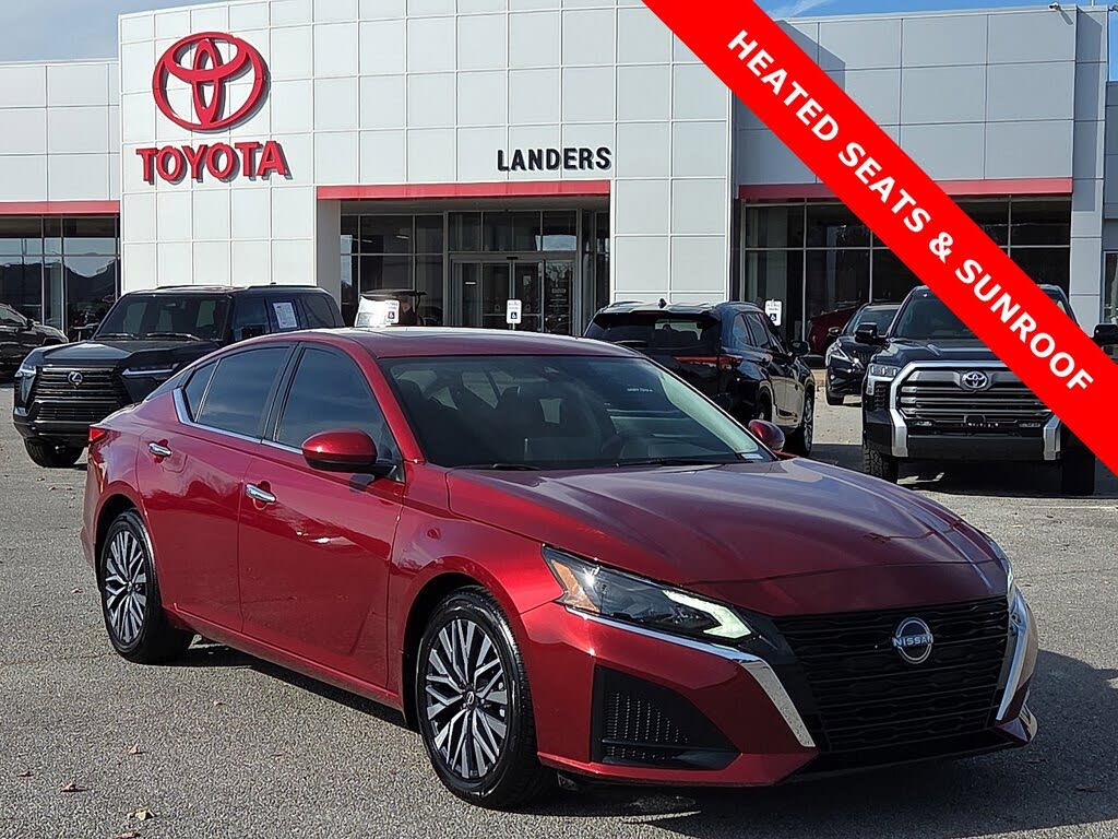 2023 Nissan Altima 2.5 SV FWD