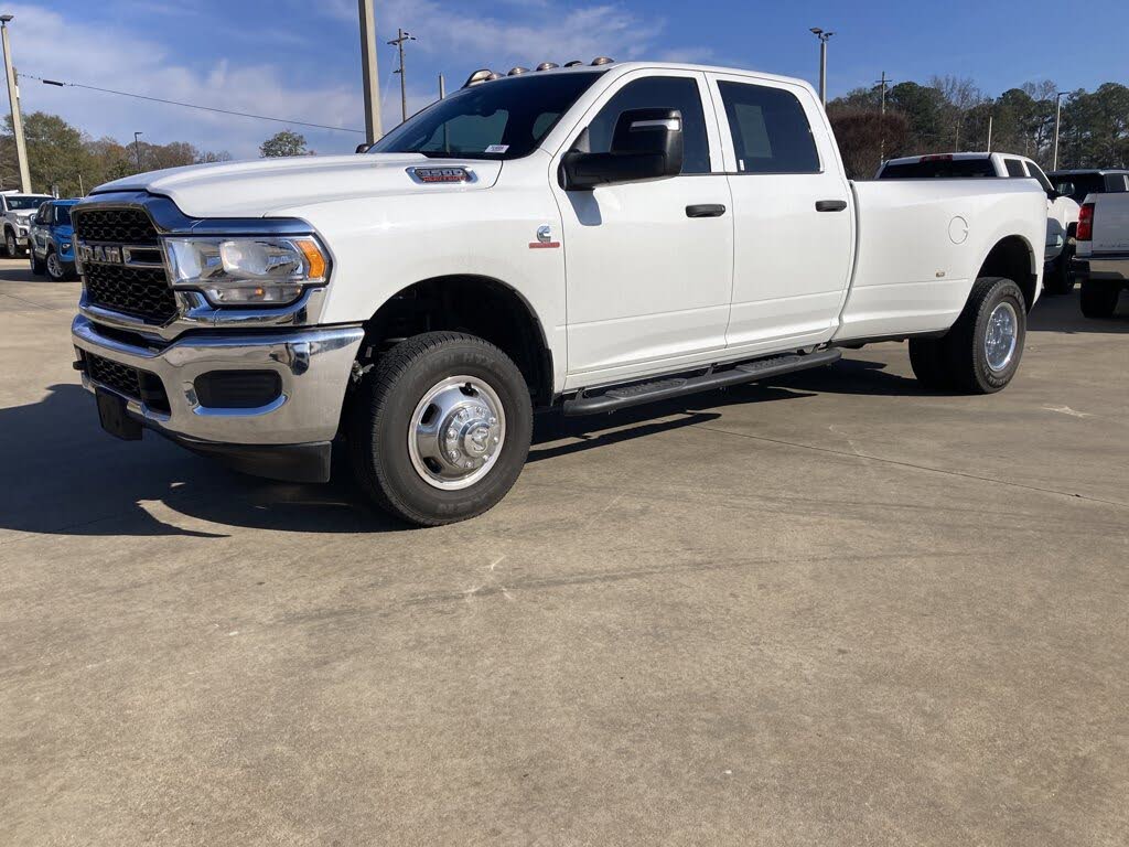 2024 RAM 3500 Tradesman Crew Cab LB DRW 4WD