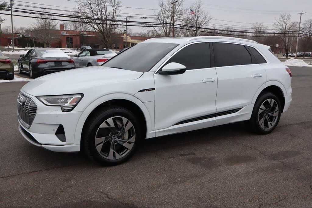 2021 Audi e-tron quattro Premium SUV