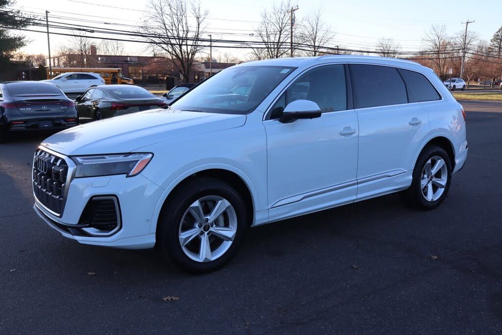 2025 Audi Q7 quattro Premium 45 TFSI