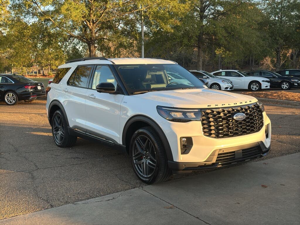 2025 Ford Explorer ST-Line AWD