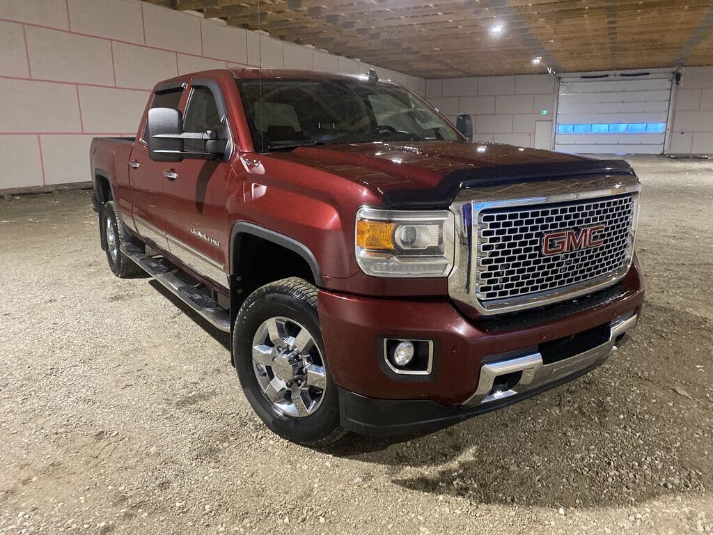 2015 GMC Sierra 2500HD Denali Crew Cab SB 4WD