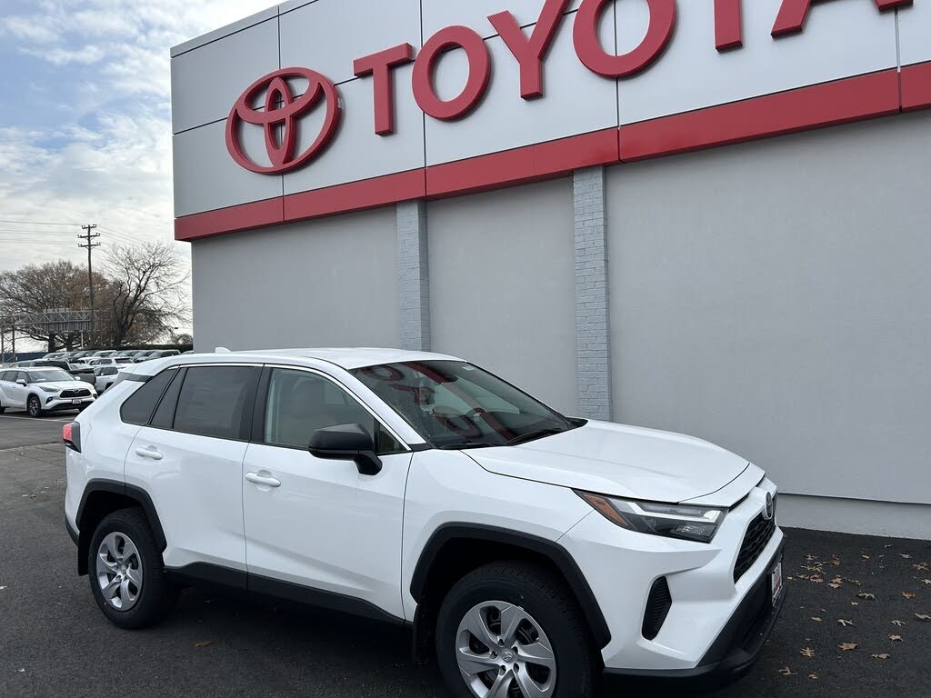 2025 Toyota RAV4 LE AWD