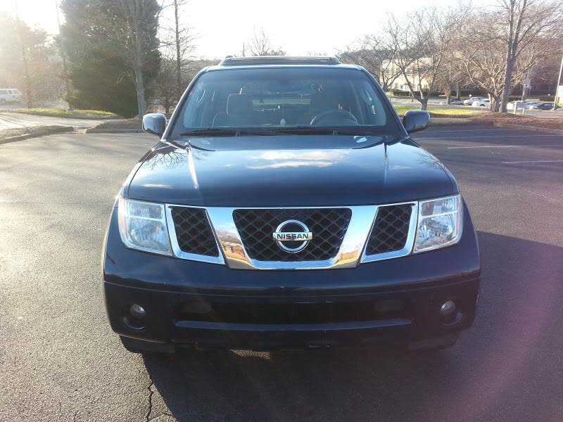 2007 Nissan Pathfinder LE