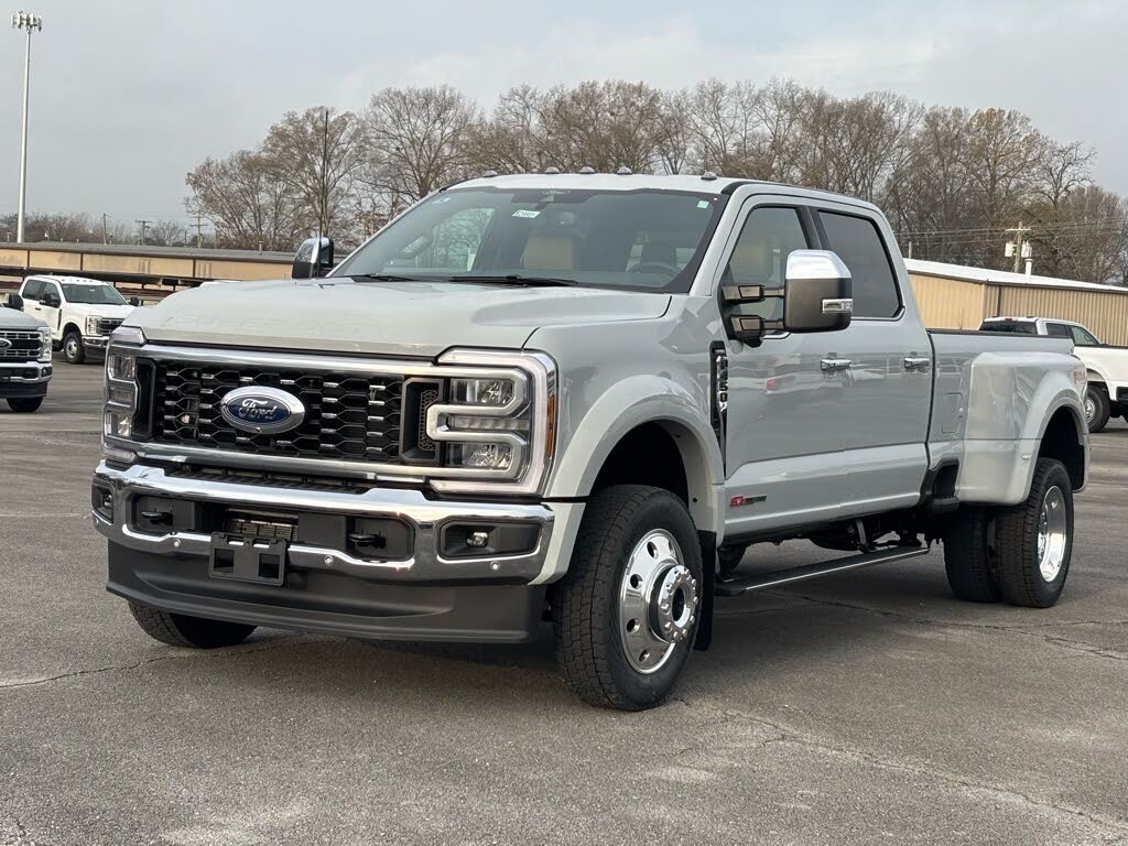 2026 Ford F-450 Super Duty Lariat Crew Cab LB DRW 4WD
