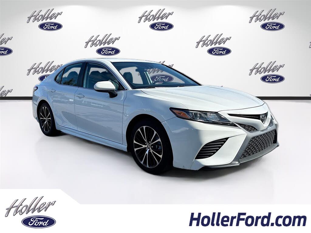 2020 Toyota Camry SE FWD