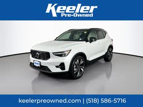 Volvo XC40 B5 Plus Dark Theme AWD