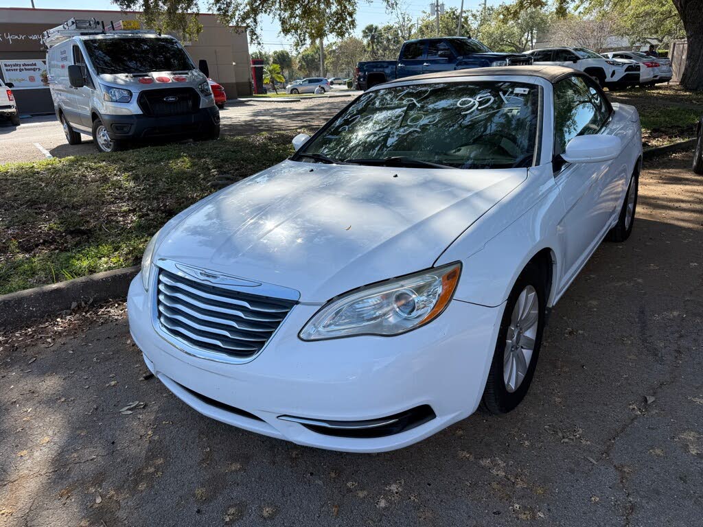 2012 Chrysler 200 Touring Convertible FWD