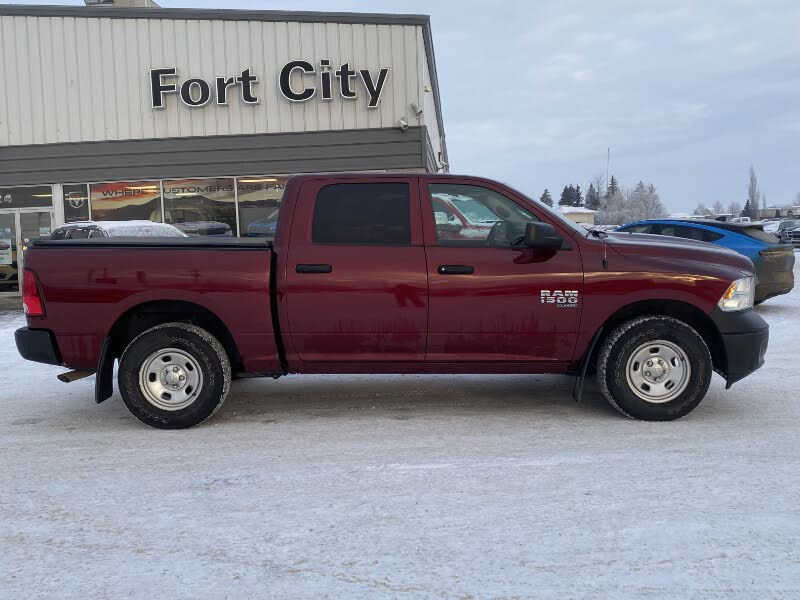 2023 RAM 1500 Classic Tradesman Crew Cab 4WD