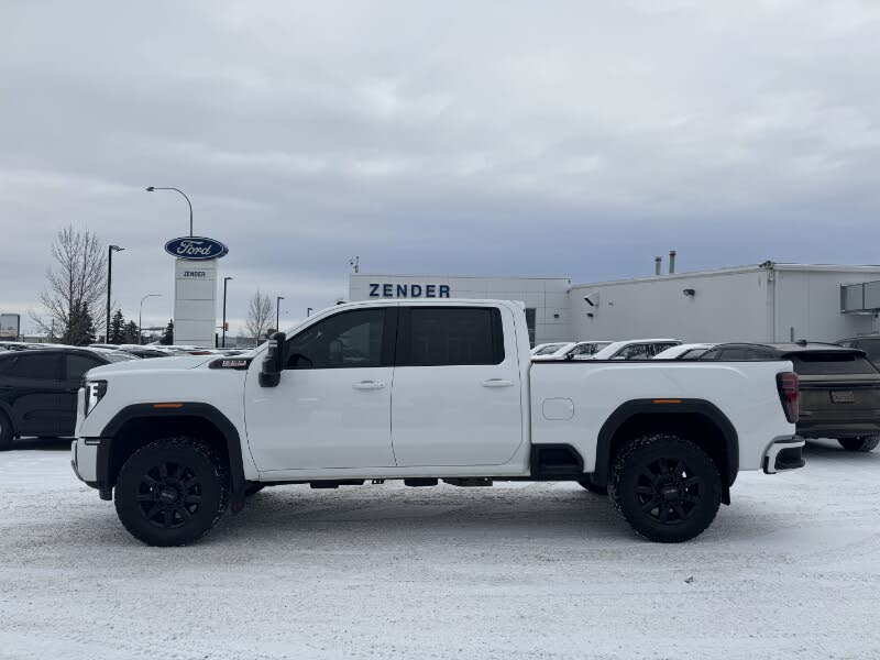 2024 GMC Sierra 2500HD AT4 Crew Cab 4WD