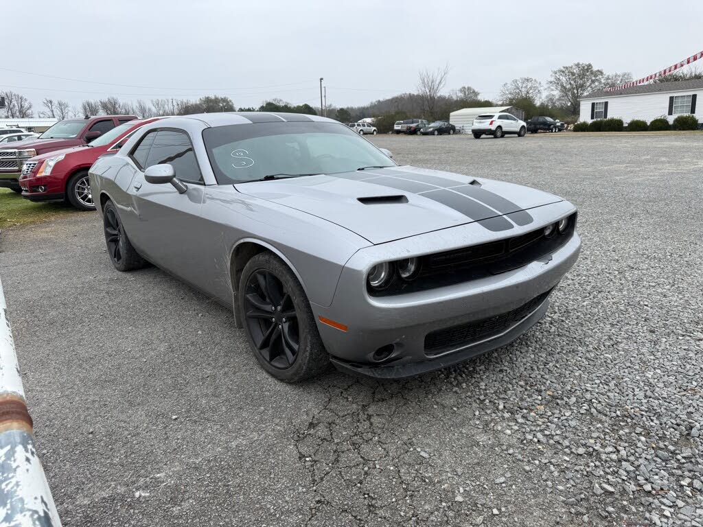 2016 Dodge Challenger SXT RWD
