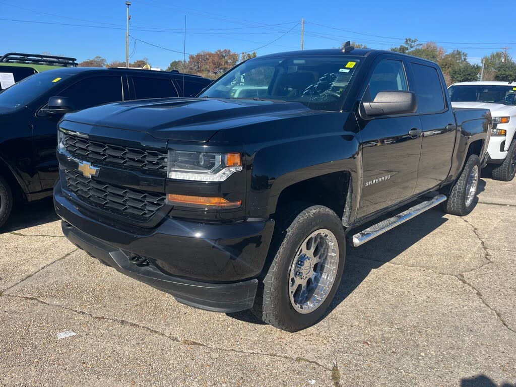2018 Chevrolet Silverado 1500 Custom Crew Cab 4WD