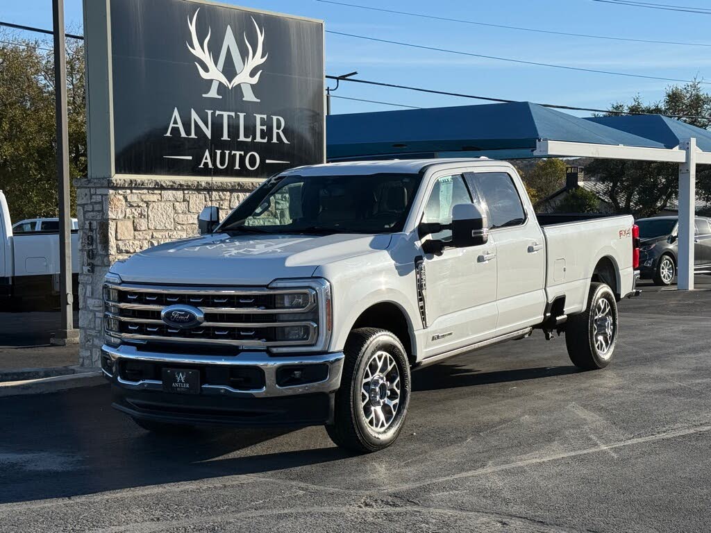 2023 Ford F-350 Super Duty Lariat Crew Cab 4WD