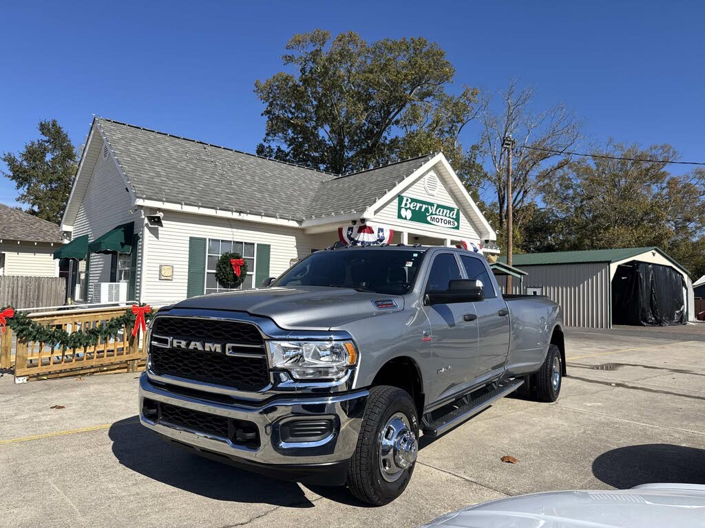 2022 RAM 3500 Tradesman Crew Cab LB DRW 4WD