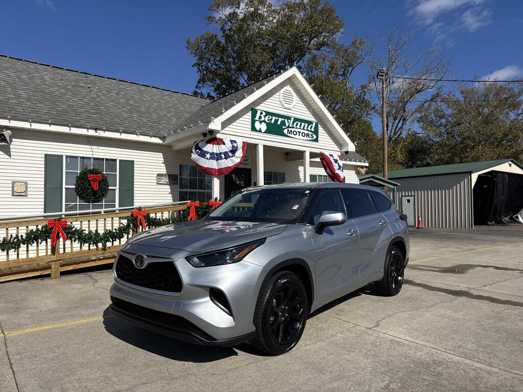 2022 Toyota Highlander L FWD