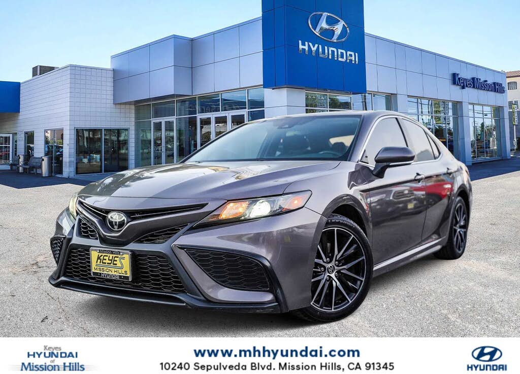 2022 Toyota Camry SE FWD