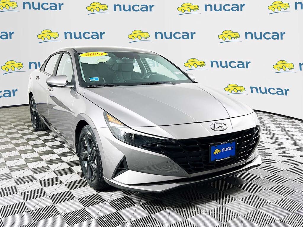 2023 Hyundai Elantra SEL FWD