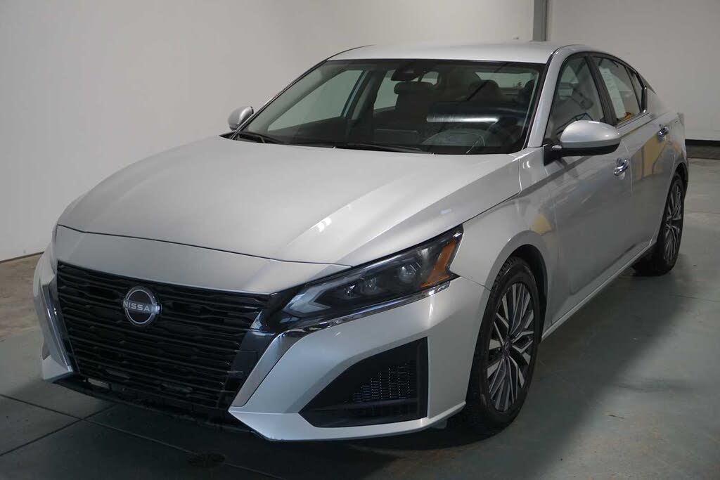 2023 Nissan Altima 2.5 SV FWD