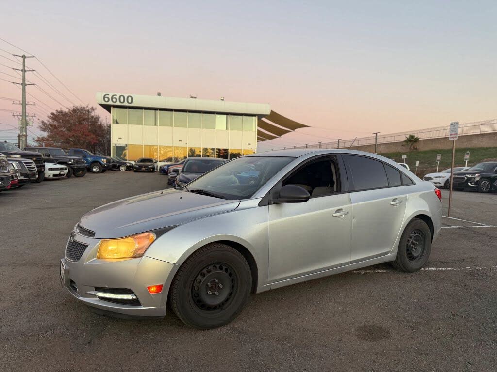 2015 Chevrolet Cruze LS Sedan FWD