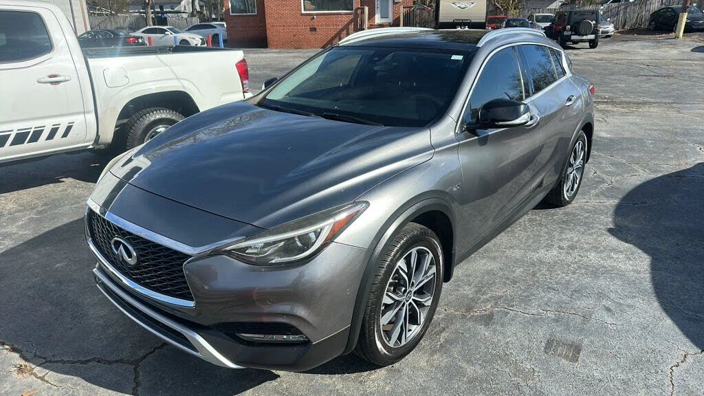 2018 INFINITI QX30 Premium AWD