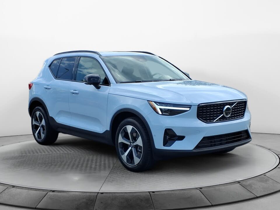 2026 Volvo XC40 B5 Plus AWD
