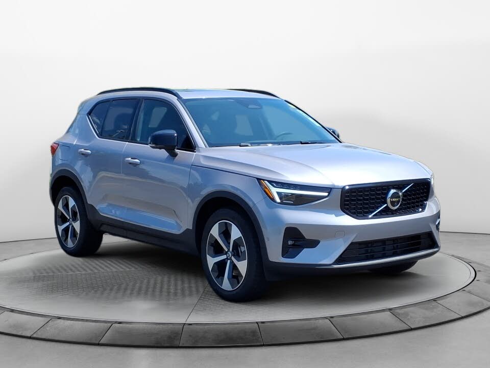 2026 Volvo XC40 B5 Plus AWD
