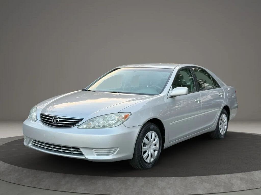 2005 Toyota Camry LE FWD