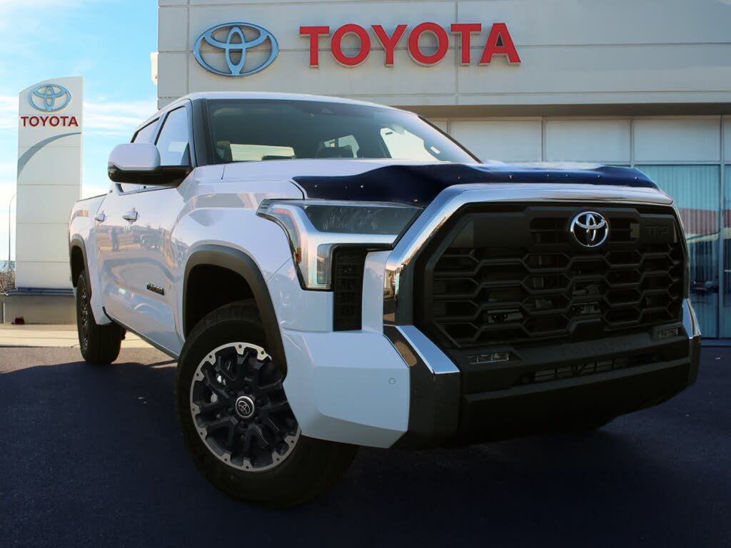 Toyota Tundra SR CrewMax Cab 4WD 2024
