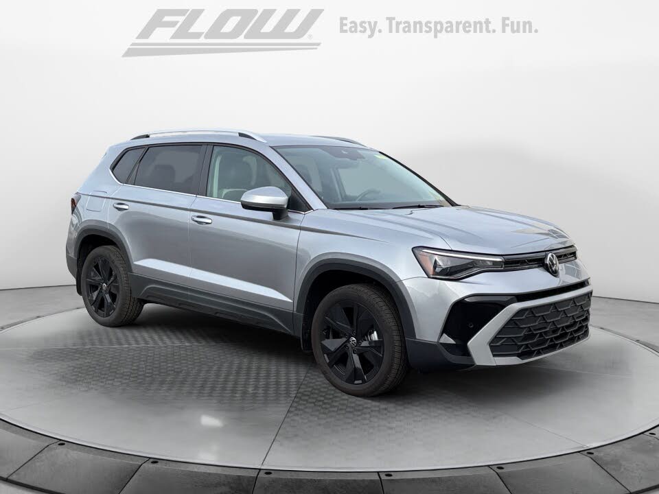 2025 Volkswagen Taos SE FWD