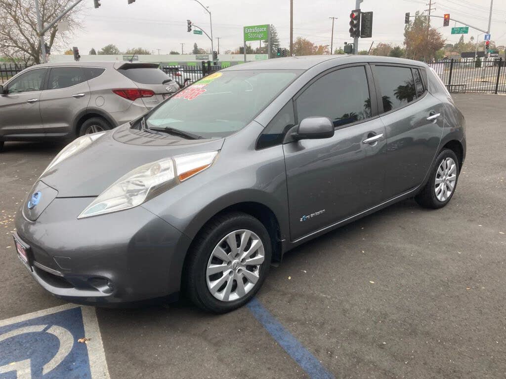 2016 Nissan LEAF S
