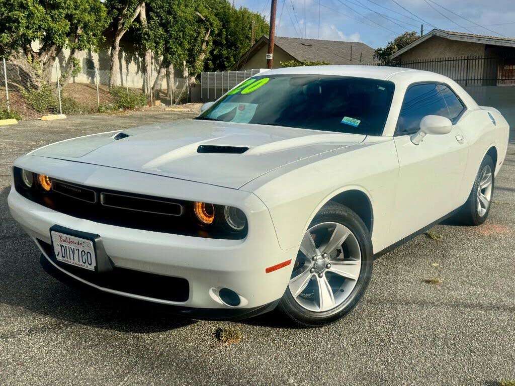 2020 Dodge Challenger SXT RWD