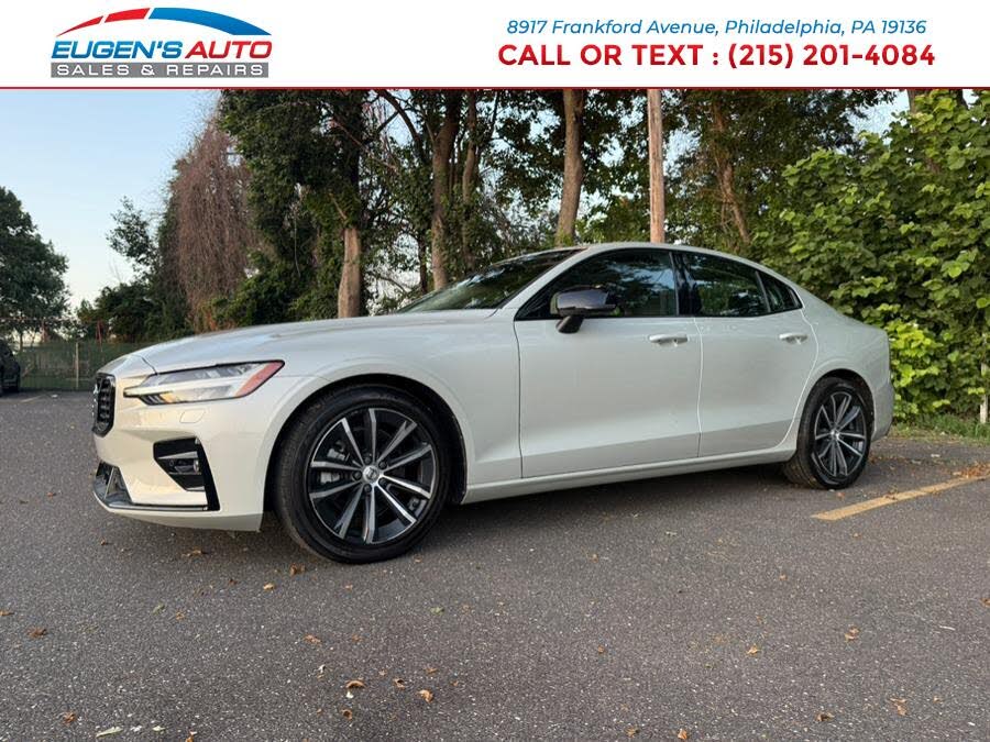 2022 Volvo S60 B5 Momentum FWD