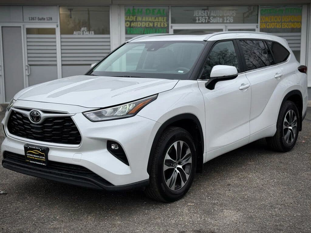 2025 Toyota Highlander XLE AWD
