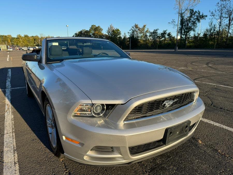 2014 Ford Mustang V6 Convertible RWD