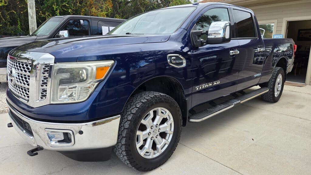 2016 Nissan Titan XD SL Crew Cab 4WD