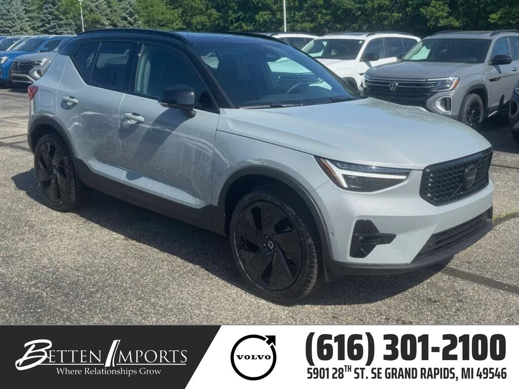 2026 Volvo XC40 B5 Ultra Black Edition AWD